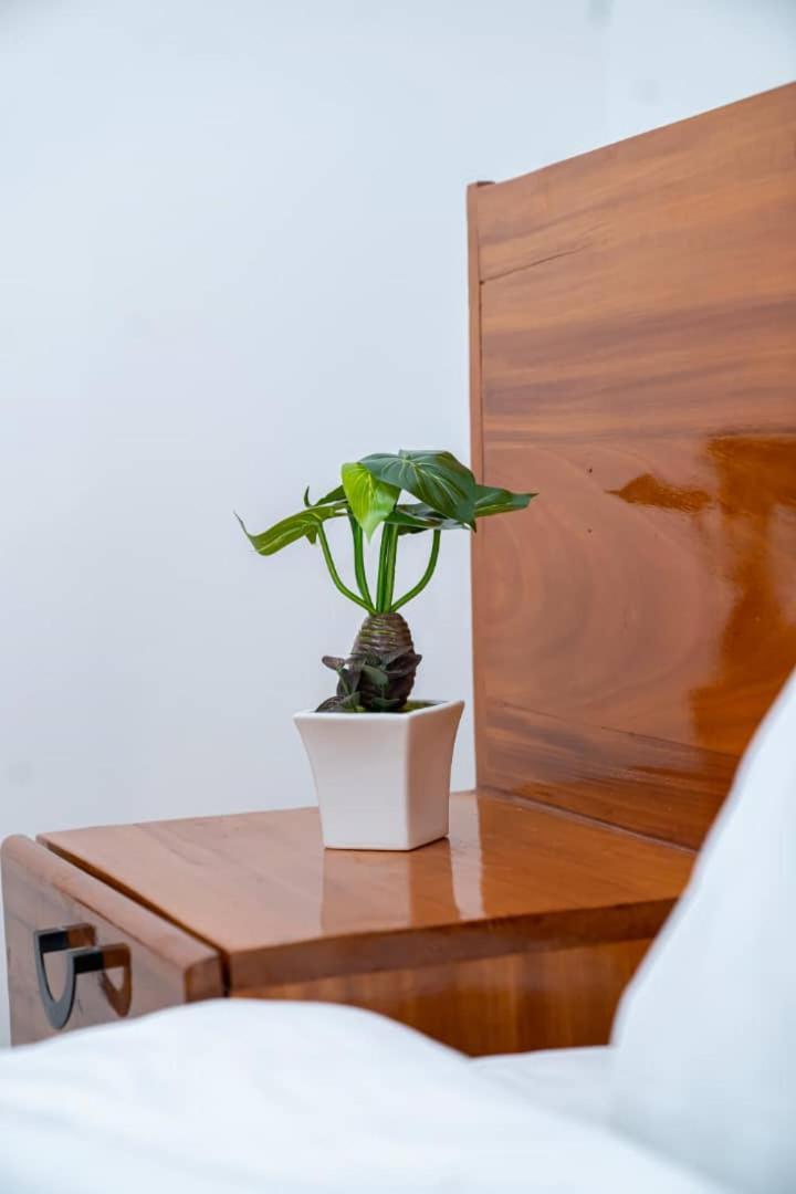Unit Number 1 Apartment Nkunjila Ngoại thất bức ảnh