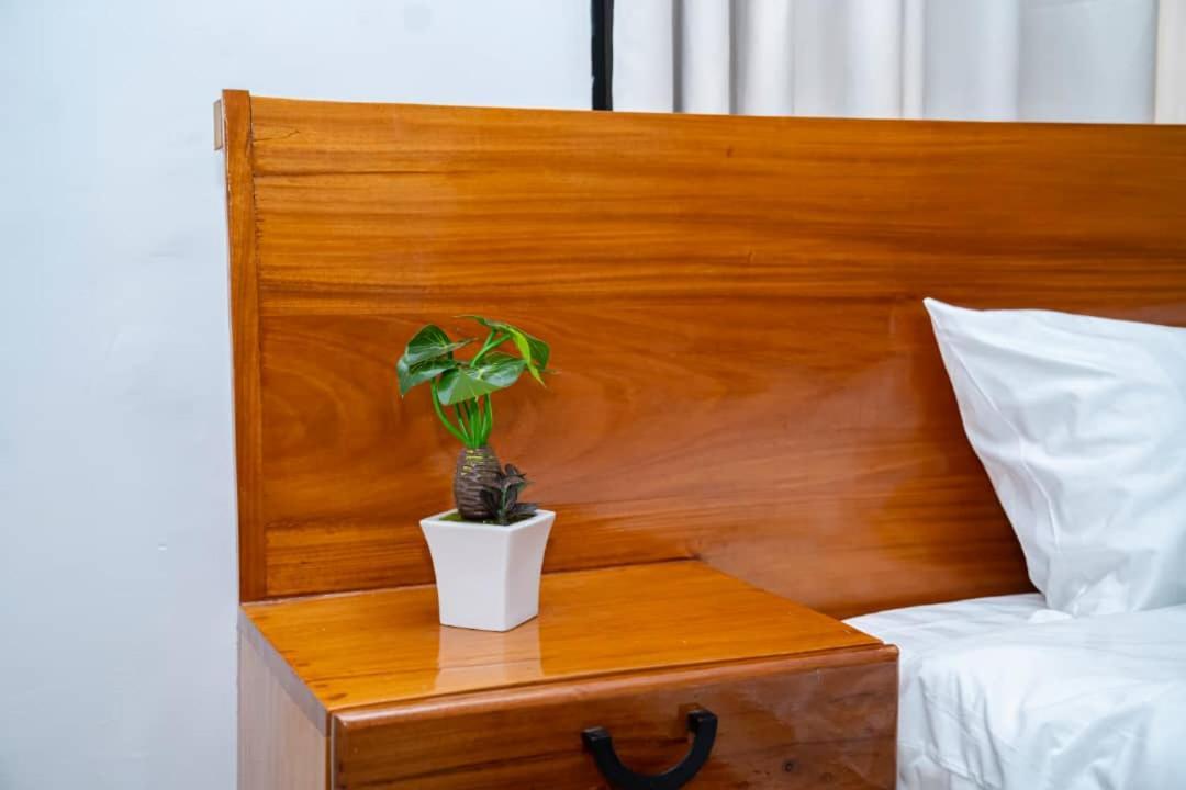 Unit Number 1 Apartment Nkunjila Ngoại thất bức ảnh