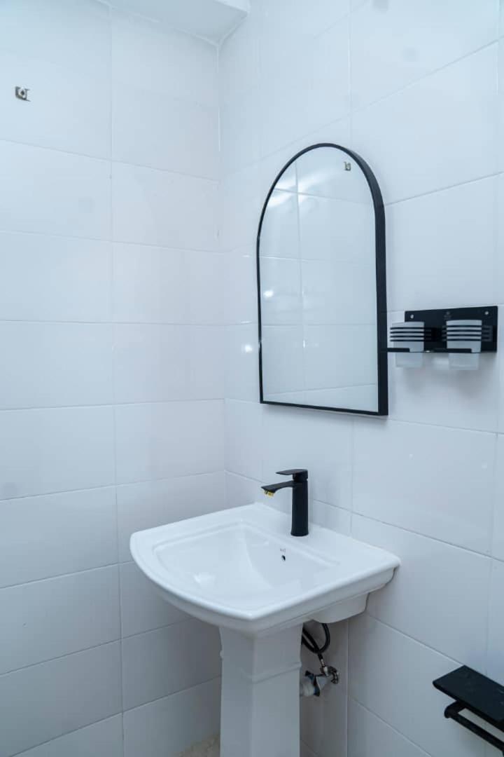Unit Number 1 Apartment Nkunjila Ngoại thất bức ảnh